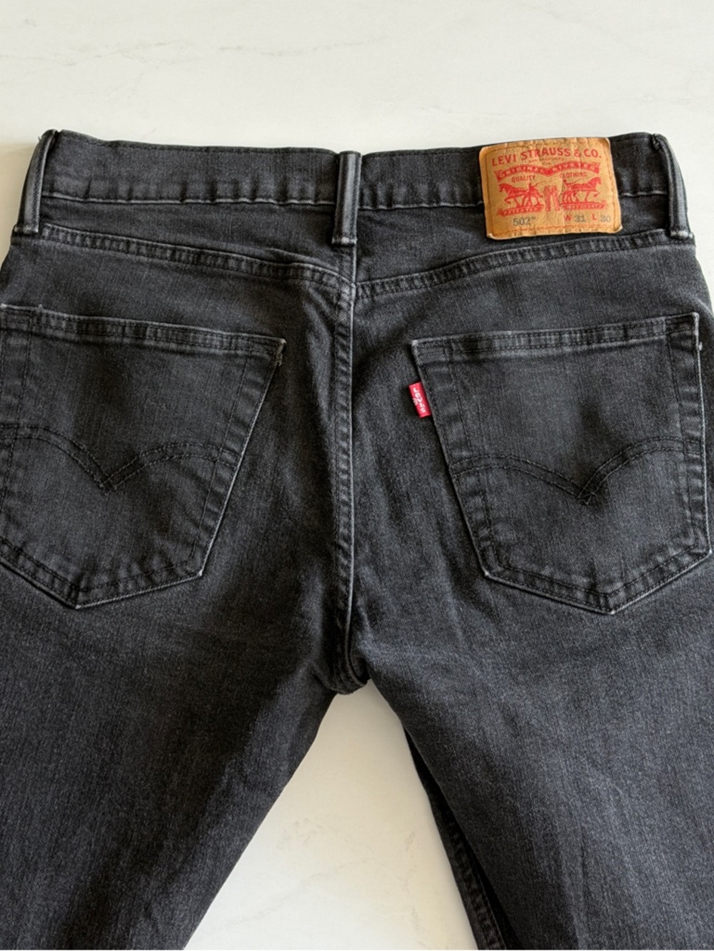 Levi’s 502 Black Jeans Mens 31x30 Tapered Fit Stretch Denim Dark Wash Casual - Picture 2 of 11